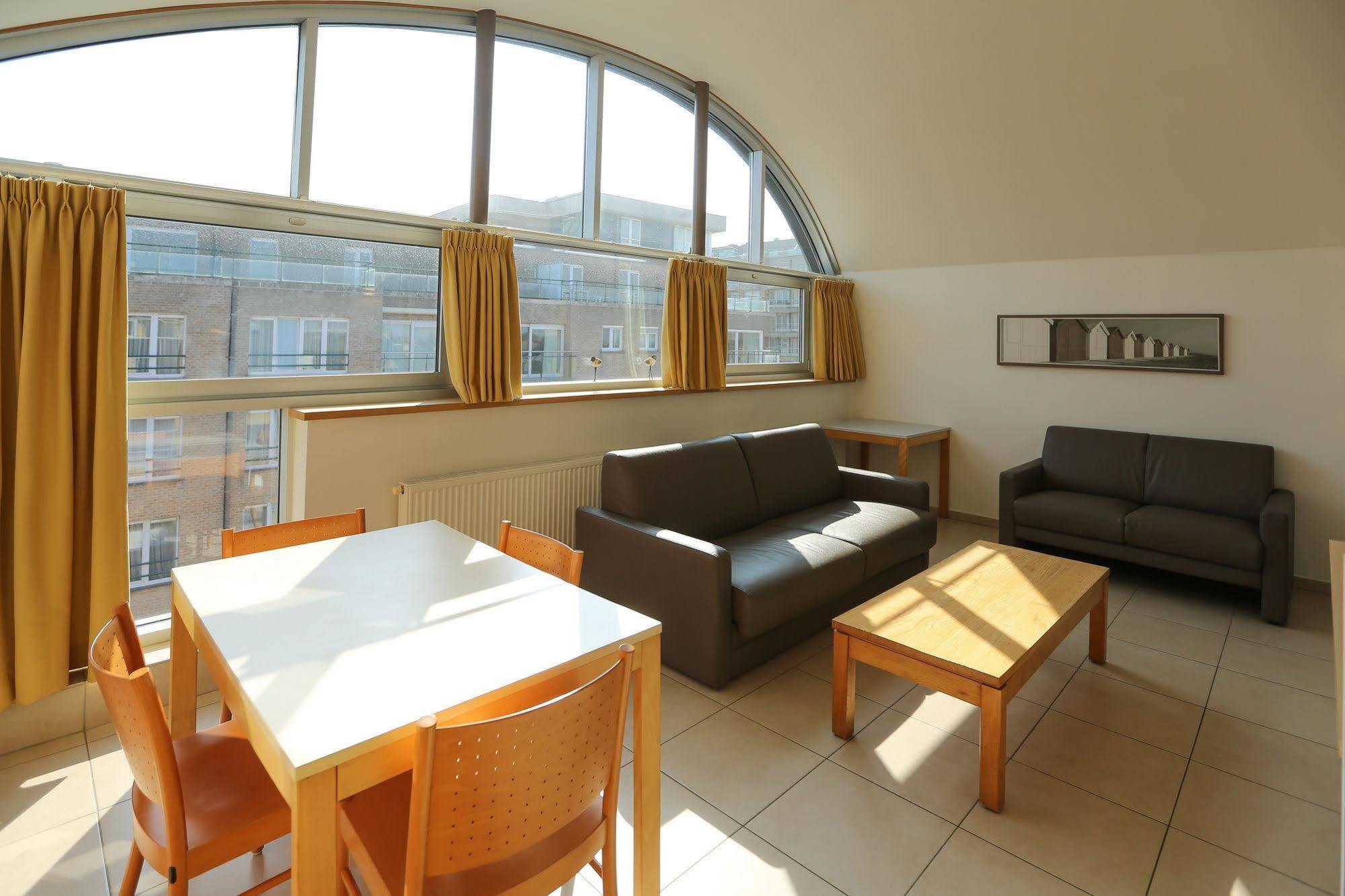 Belcasa Suitehotel Middelkerke Bagian luar foto